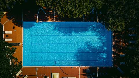 Hil piscina